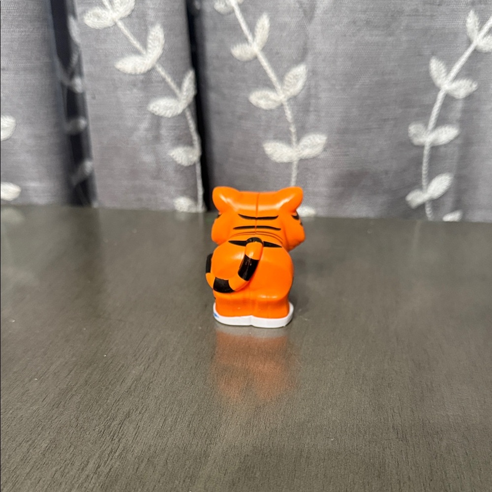 Little People Tiger - Picture 3 of 4